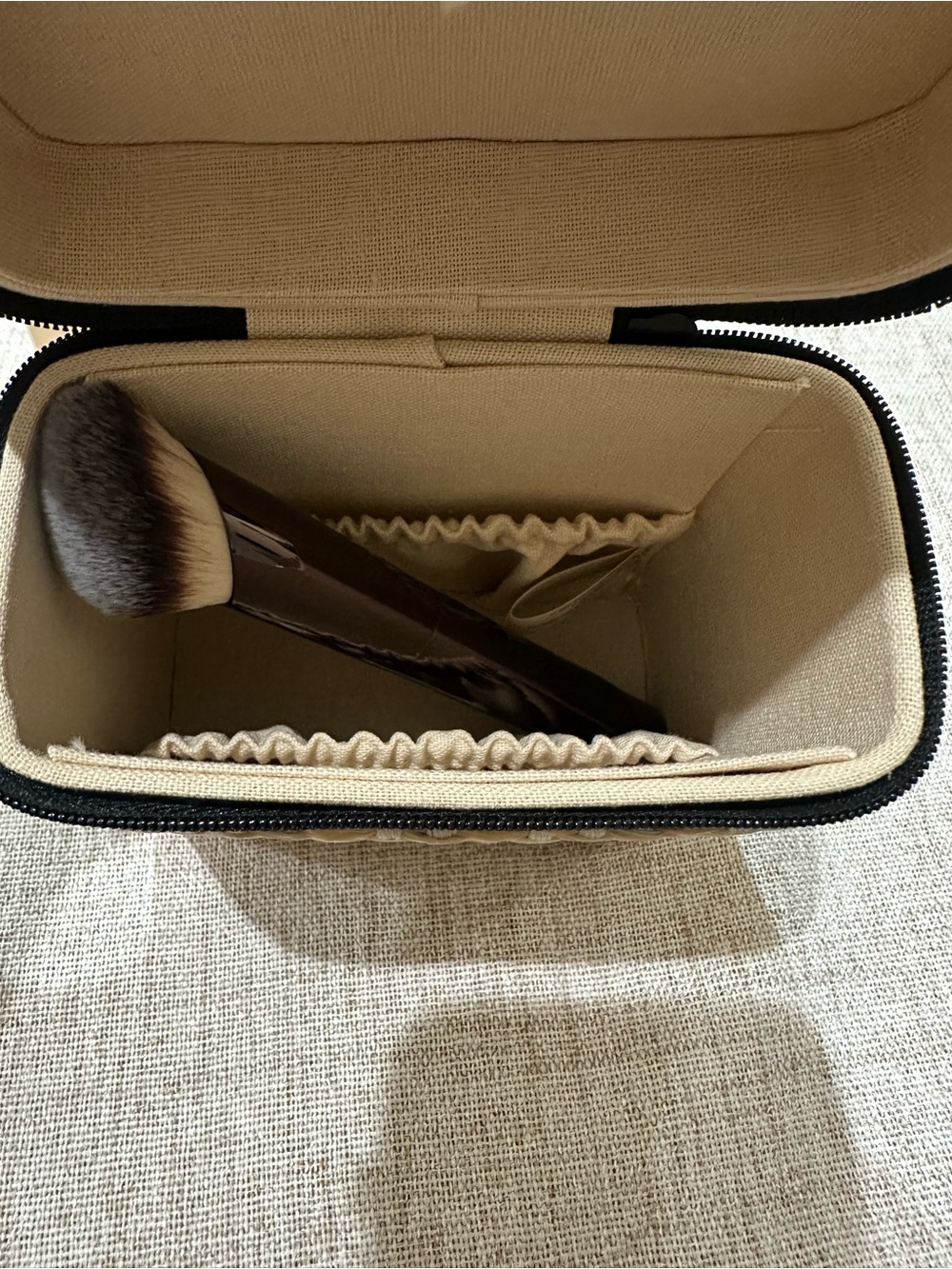 CHANEL LES BEIGES Essential Set 【 Pouch Only 】 Cosmetic Bag Beige Authentic - Picture 5 of 7